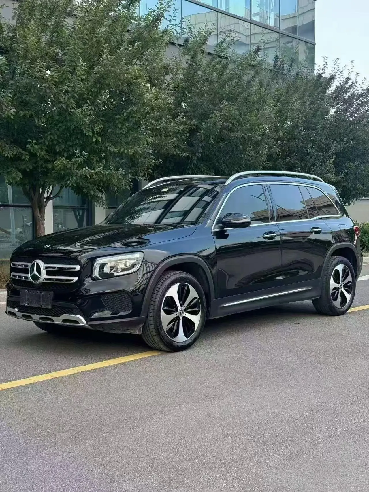 Открыть галерею: Mercedes Benz 2021 GLB 200 1.3T Fashion Automatic