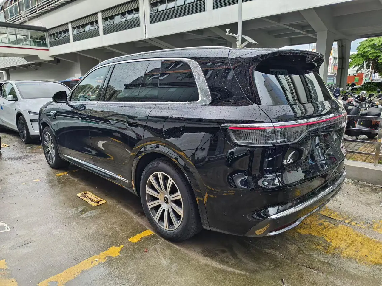 AITO 2025 AITO M8 Max Edition 37kWh 6-seat Edition Automatic Gear 7
