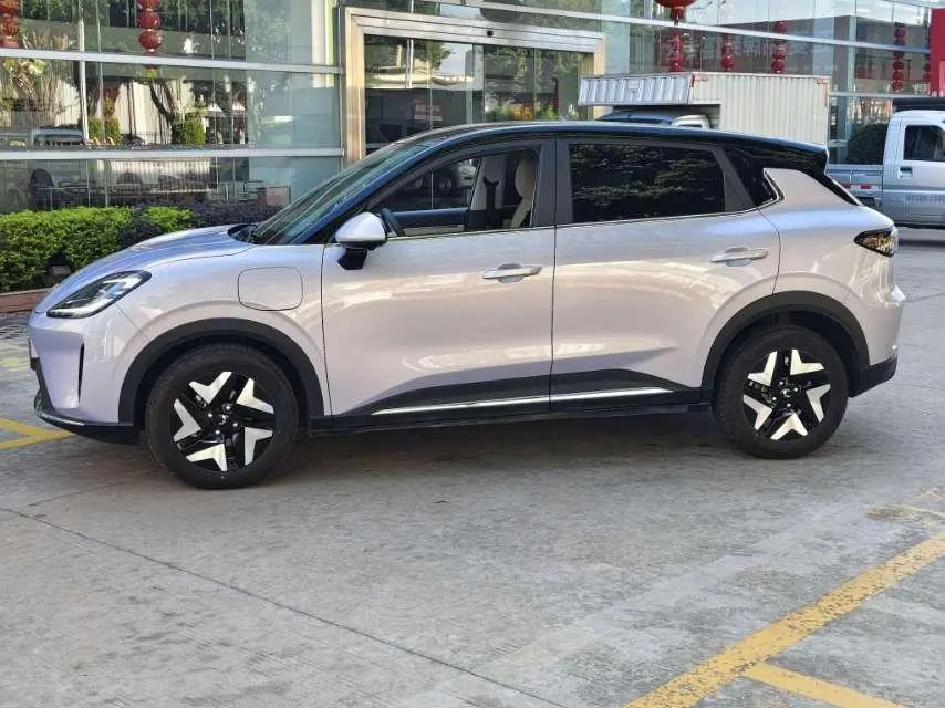 WuLing 2025 Plantronics S 325km Exclusive Automatic Transmission 3