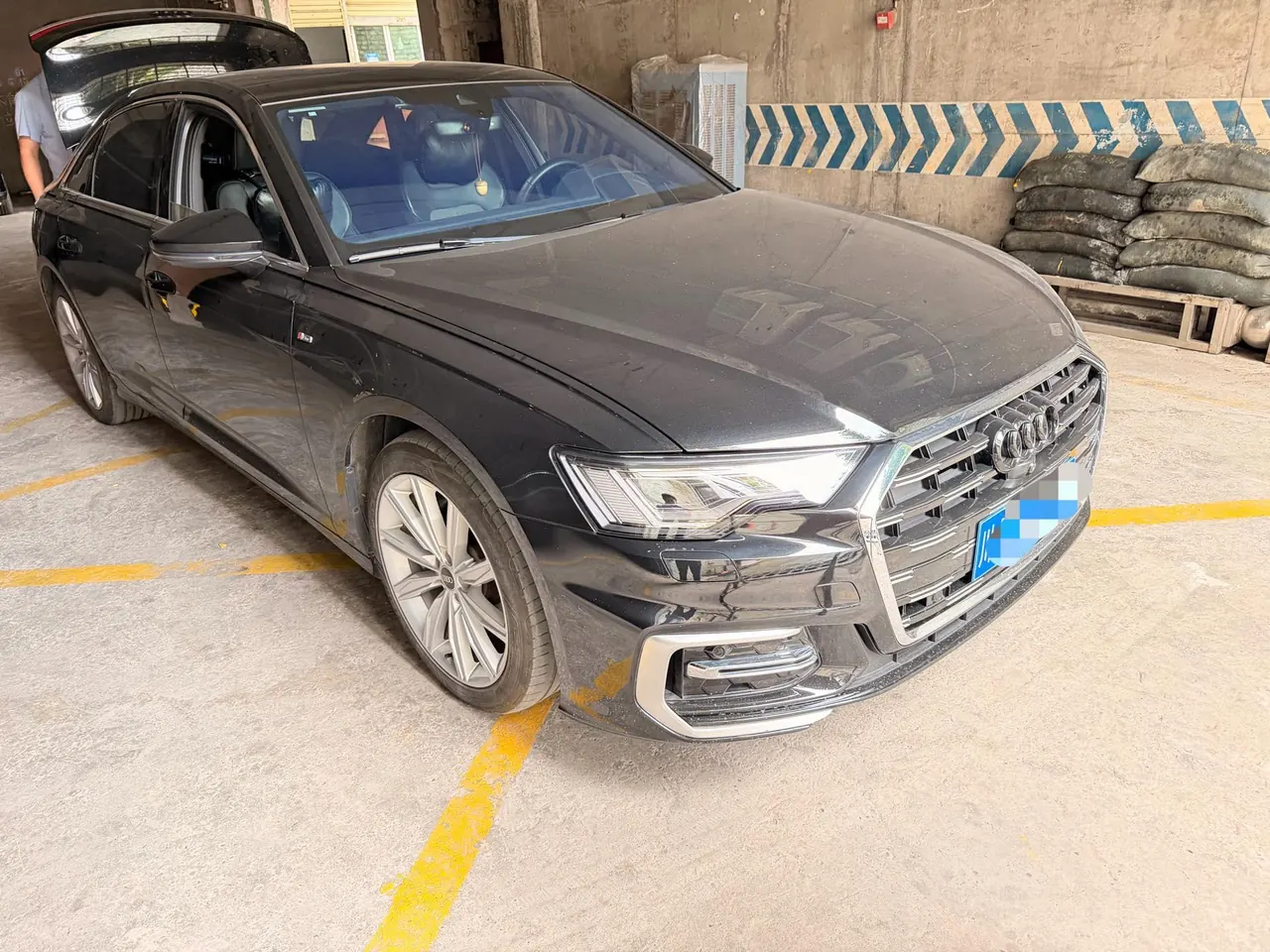 Audi 2023 A6L 2.0TFSI 45TFSI Selected Dynamic Automatic 2