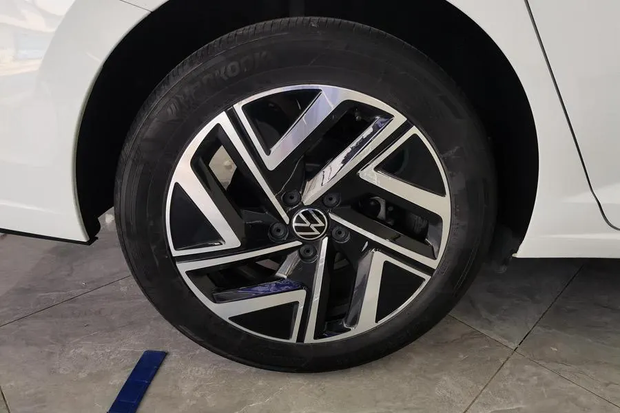 Volkswagen 2023 Sagitar 1.5TSI 300TSI Exceed Edition Automatic 3