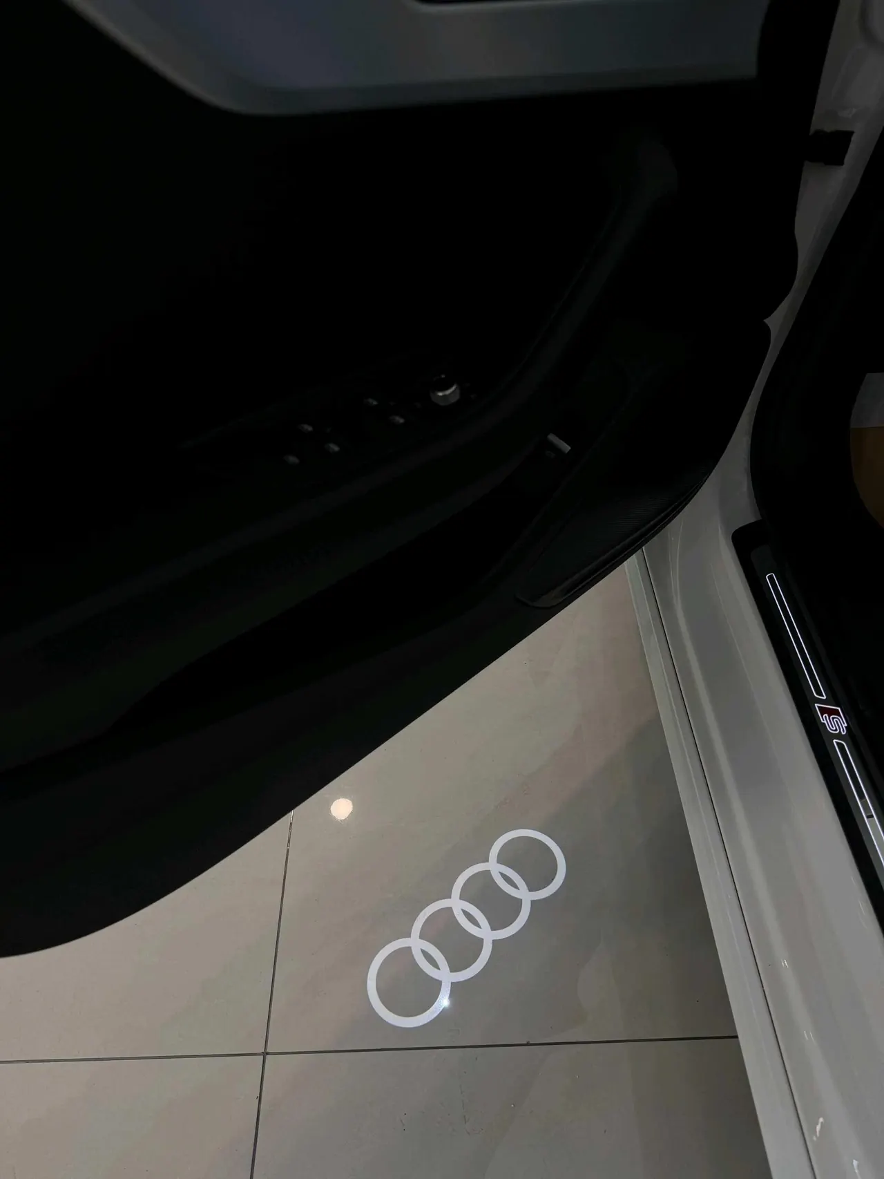 Audi 2022 A4L 2.0TFSI 40TFSI Fashion Dynamic Automatic 4