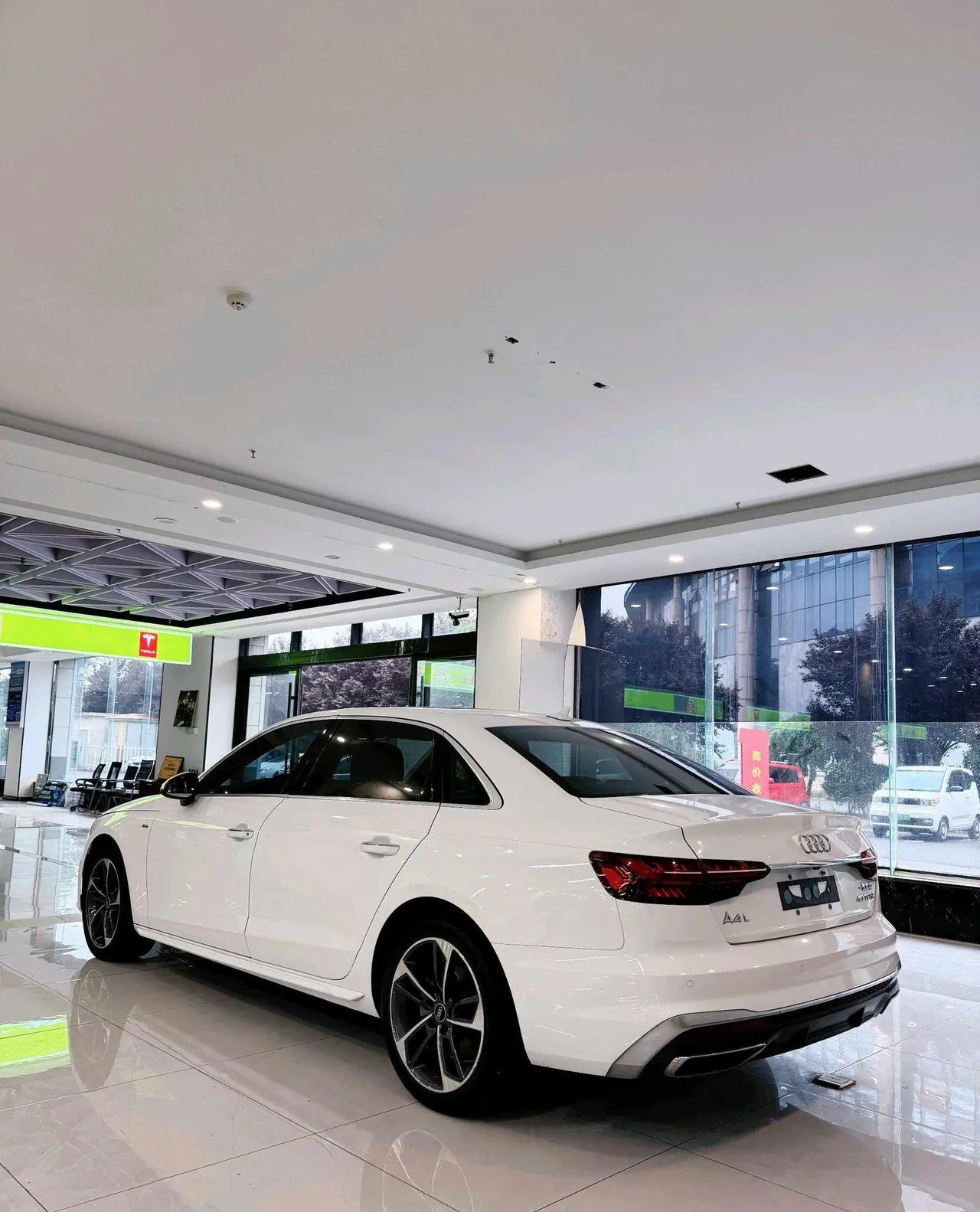 Audi 2022 A4L 2.0TFSI 40TFSI Fashion Dynamic Automatic 9