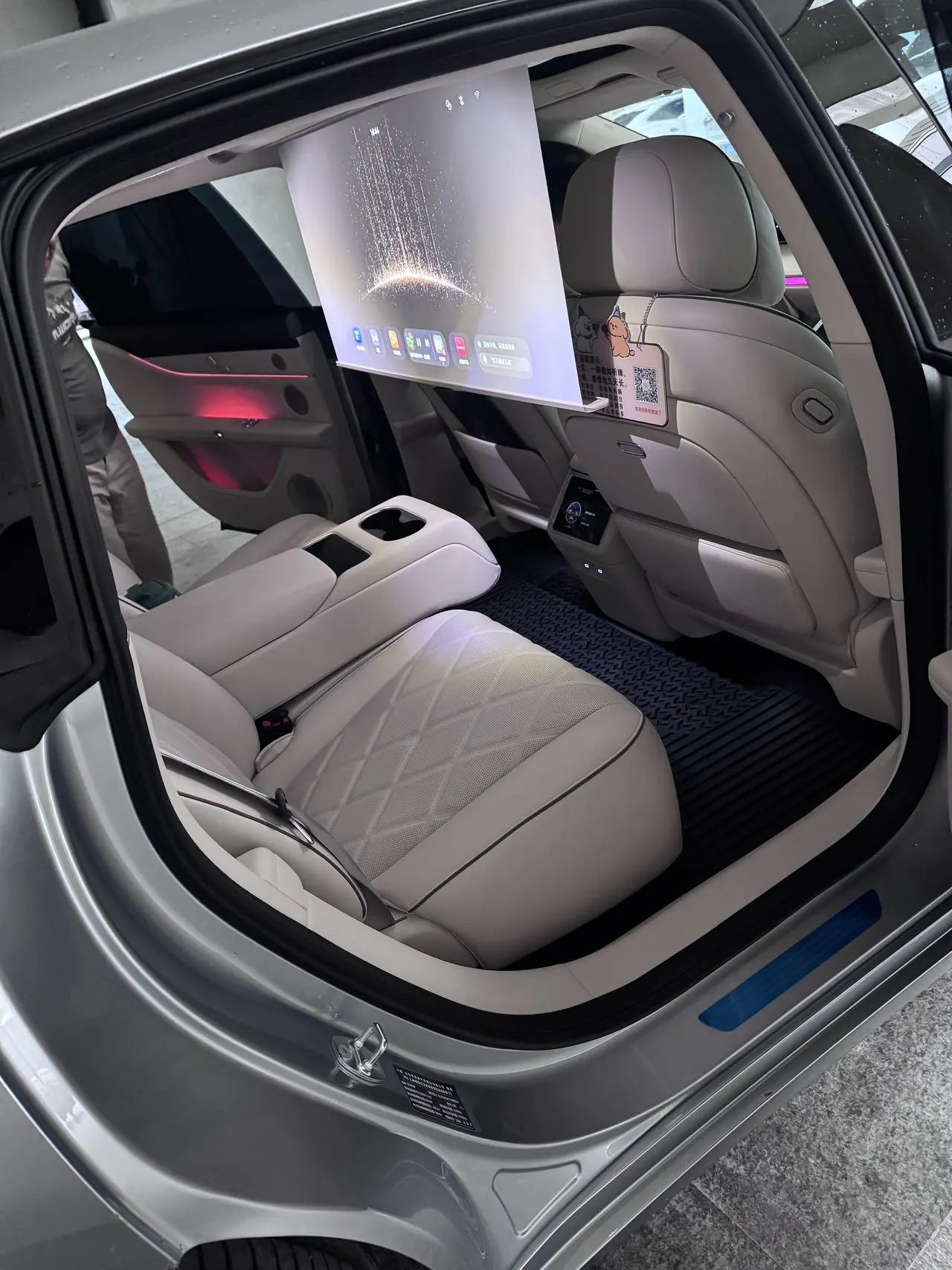 Luxeed 2026 S9 Max rear drive 100kWh automatic gear 4