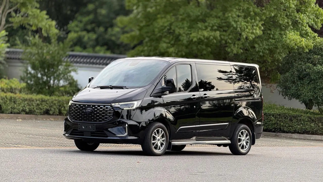 Open image lightbox: Ford 2023 Touruio 2.0T to Enjoy Edition Automatic Gear