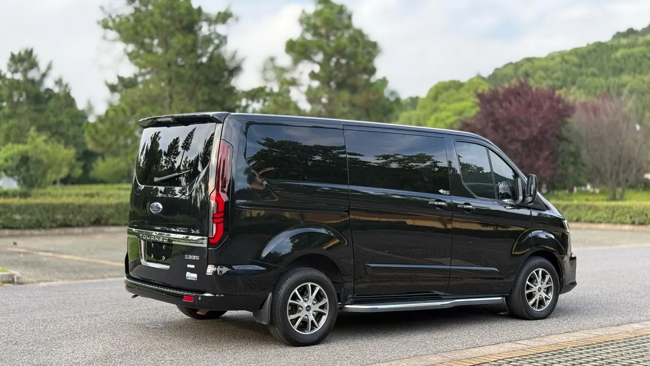 Ford 2023 Touruio 2.0T to Enjoy Edition Automatic Gear 14