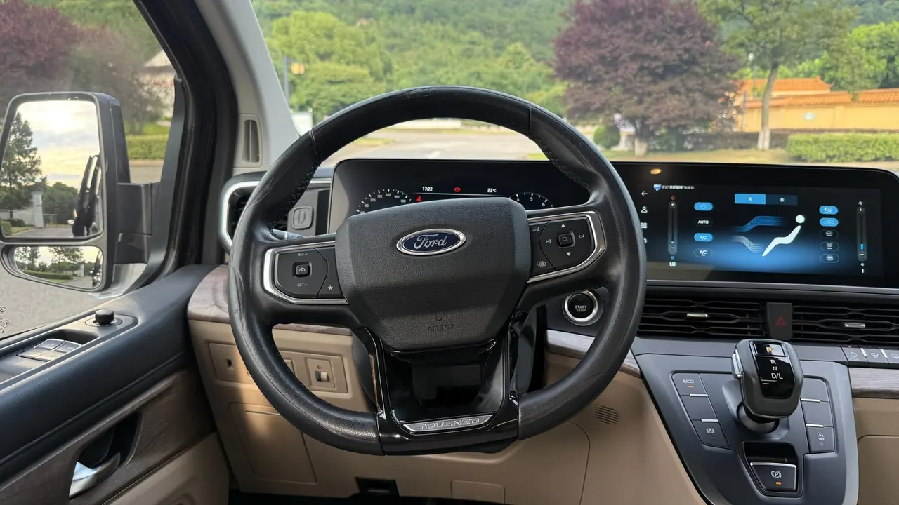 Ford 2023 Touruio 2.0T to Enjoy Edition Automatic Gear 8