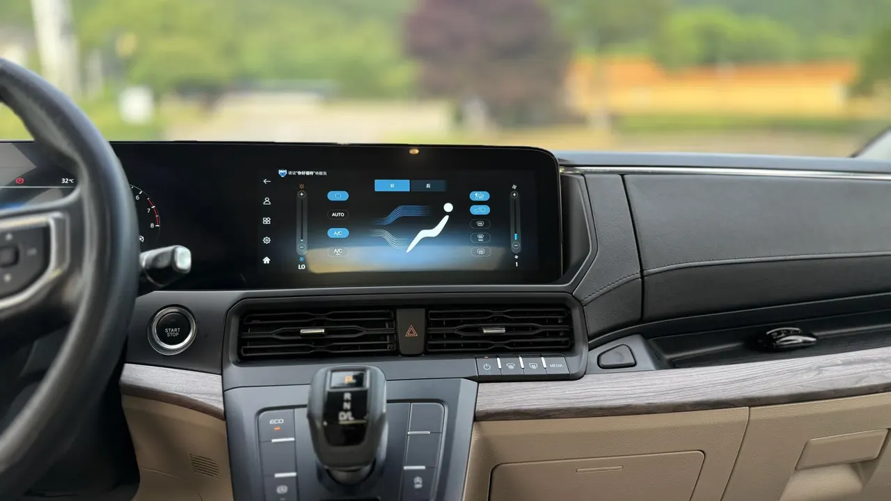 Ford 2023 Touruio 2.0T to Enjoy Edition Automatic Gear 9