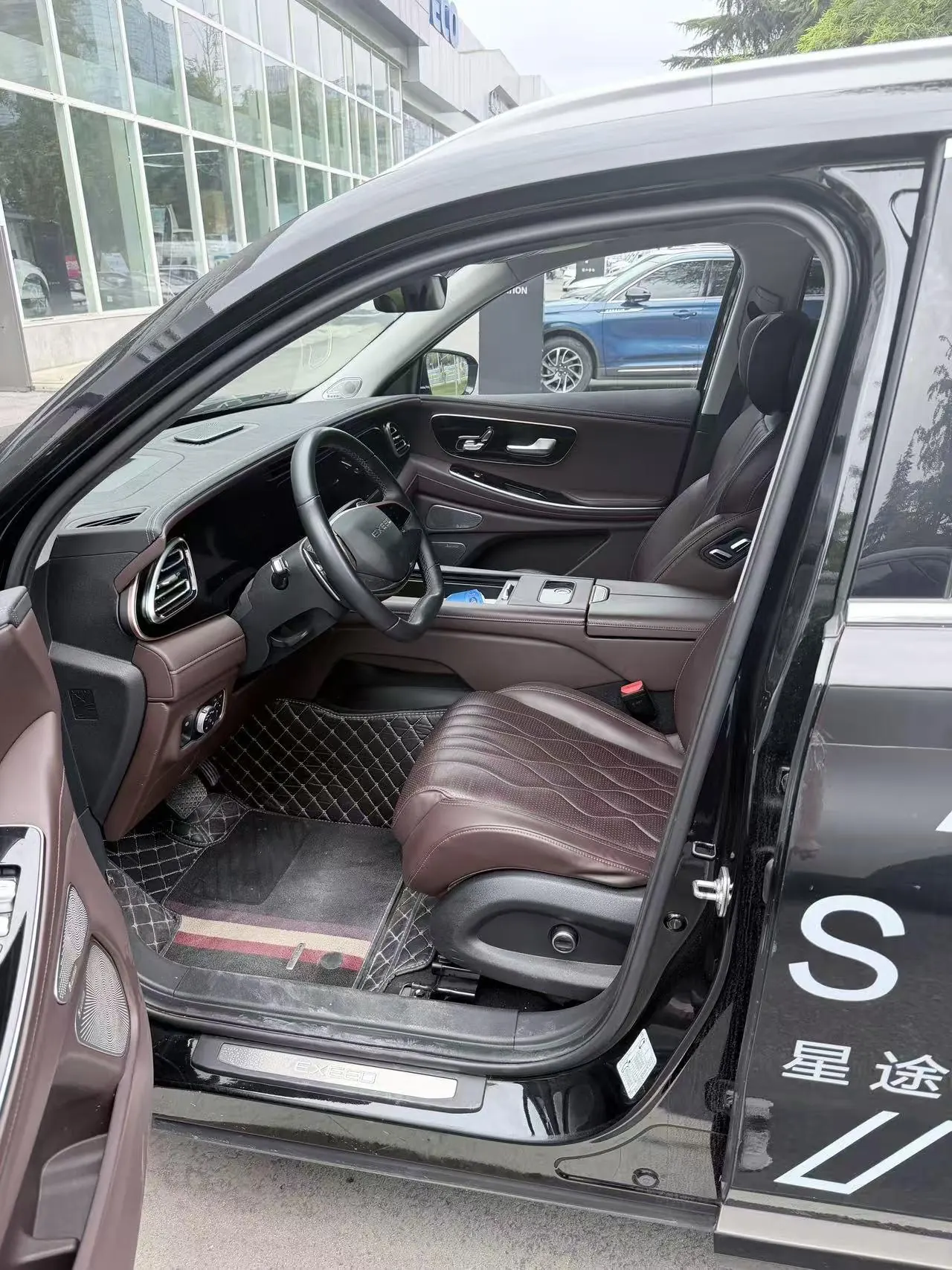 Xingtu 2023 Lanyue 2.0T 400T 4-wheel drive Xingzun Edition 6-seat automatic gear 3