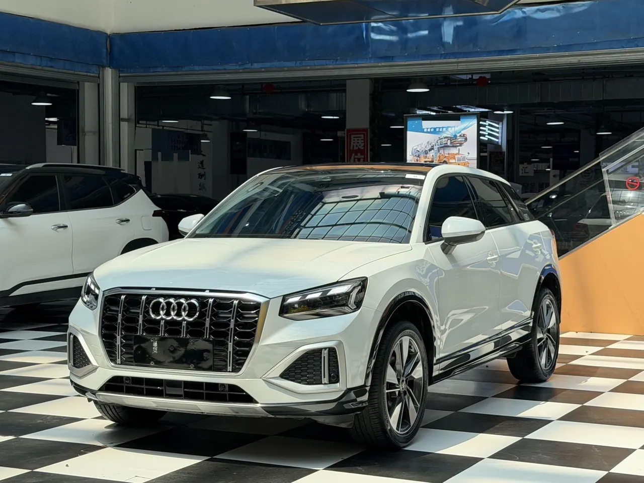 Открыть галерею: Audi 2022 Q2L 1.4TFSI 35TFSI Fashion Dynamic Automatic