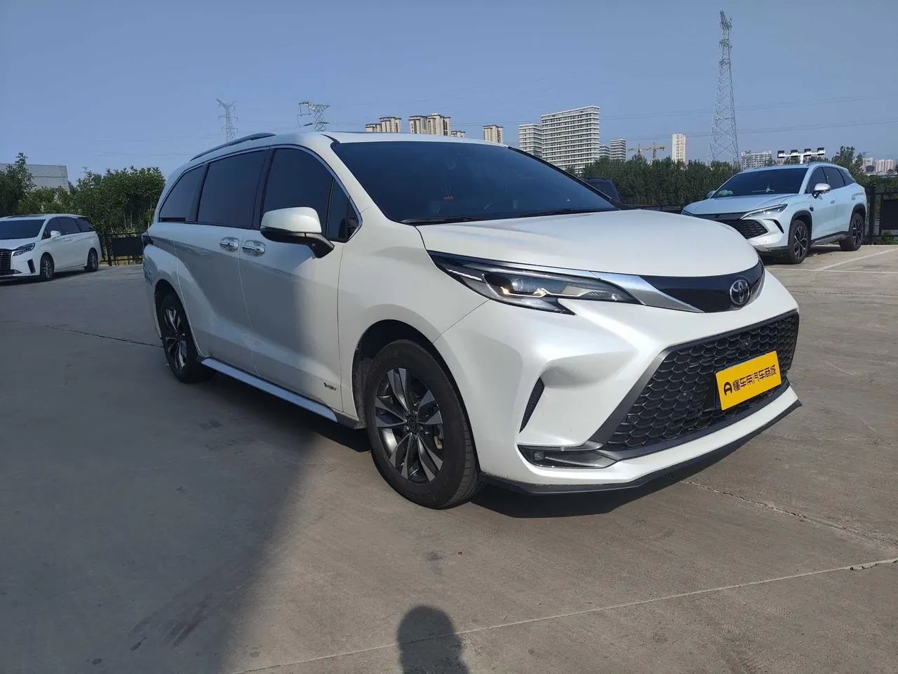 Toyota 2024 Grevia HYBRID 2.5 Stepless Deluxe Edition Automatic Transmission 3