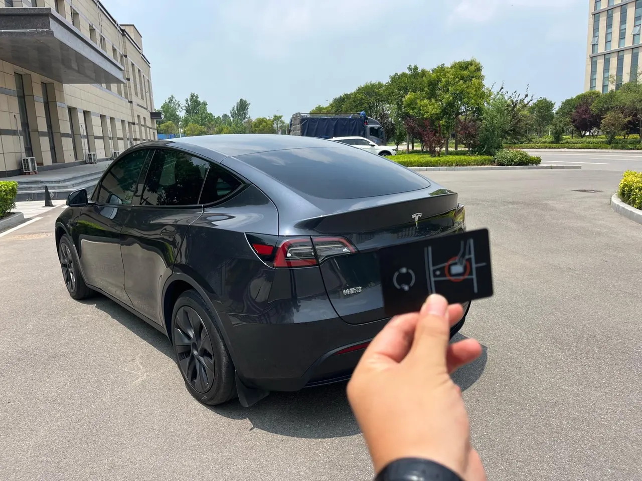 Tesla 2024 Model Y rear-wheel drive version automatic transmission 5
