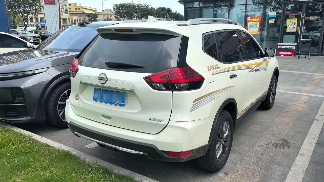 Nissan 2025 Qijun Honor 2.0 Stepless Two-Drive True Edition Automatic Gear 3