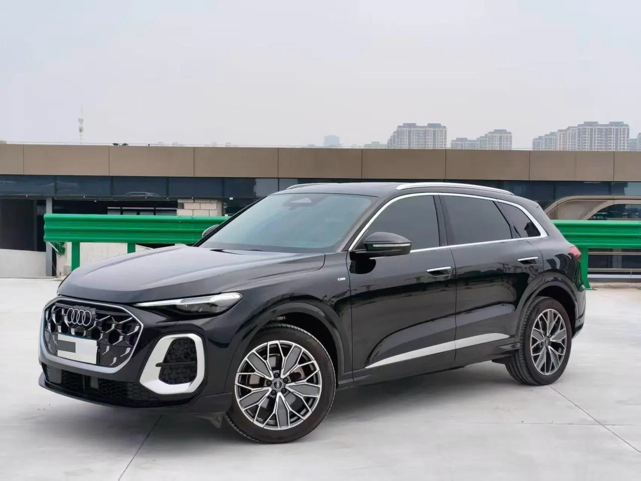 Open image lightbox: Audi 2026 Q5L 20 T 10 million users exclusive version of automatic gear