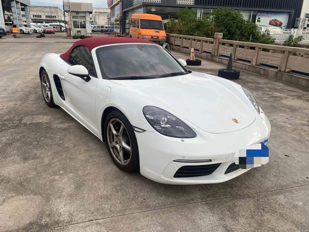 Porsche 718 (Imported) 2023 718 Boxter 2.0T Style Edition Automatic 3