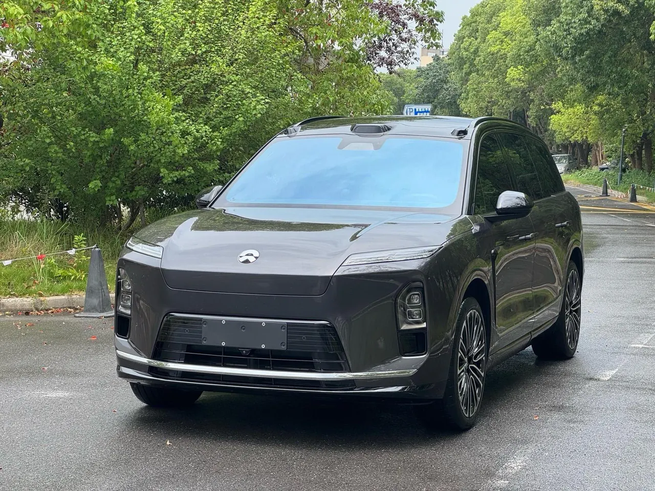 Open image lightbox: NIO 2026 ES8 6‑Seater Executive Signature Edition Automatic Transmission