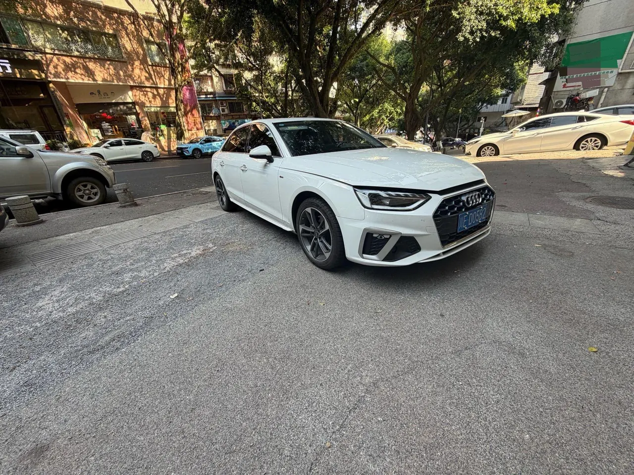 Audi 2023 A4L 2.0TFSI 40TFSI Fashion Dynamic Automatic 2