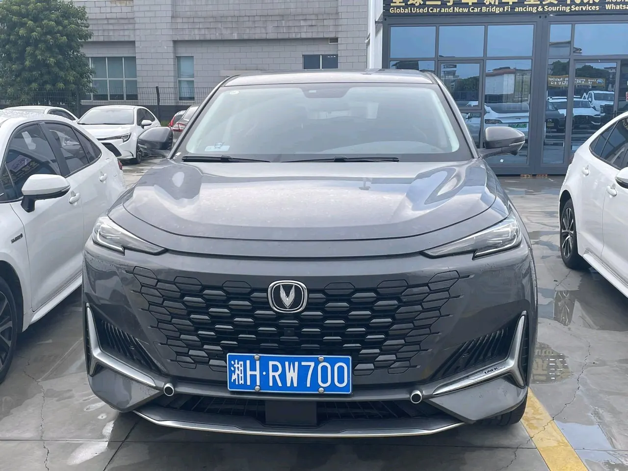 ChangAn 2021 UNI-K 2.0T Luxury Automatic 2