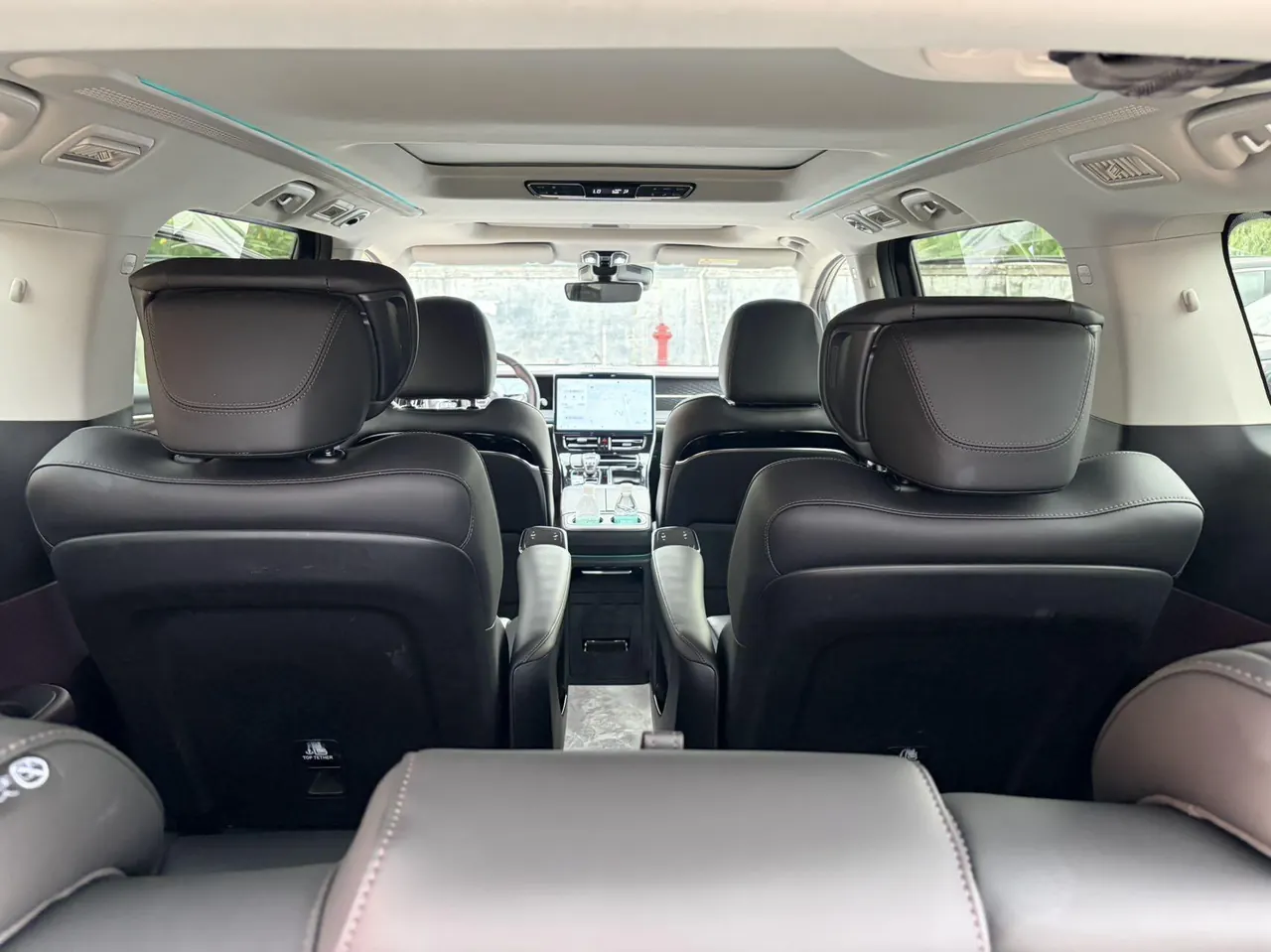 Chuanqi 2024 M8 Double Engine 2.0T Master Series Super Hybrid Automatic Gear 3