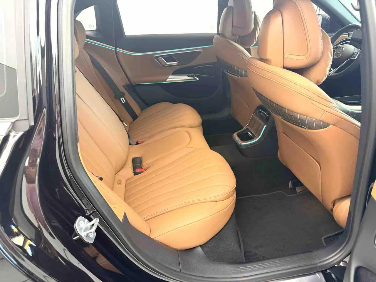 Mercedes Benz E Class 2024 E 300 L 48V 2.0T Fashion Automatic Gear 7