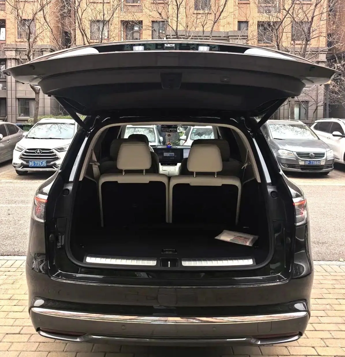 AITO 2025 AITO M8 Max 6-seat long endurance automatic gear 6