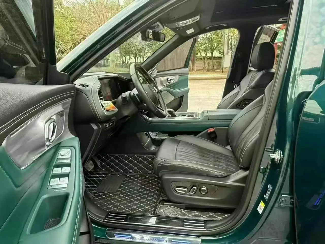 Chuanqi 2022 GS8 2.0TGDI Two-Drive Premium Edition Seven-seat Automatic Gear 4