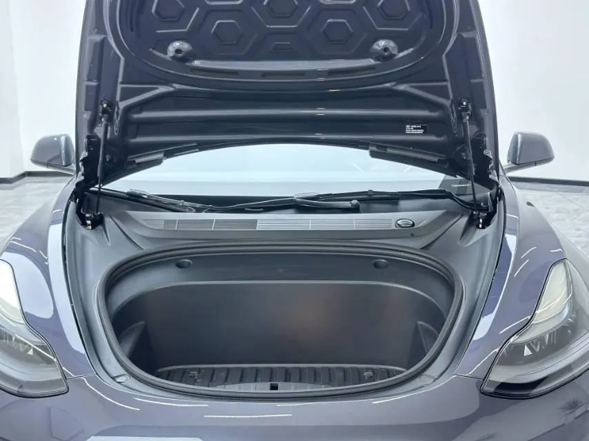 Tesla 2022 Model 3 Performance high-performance all-wheel drive automatic transmission 9