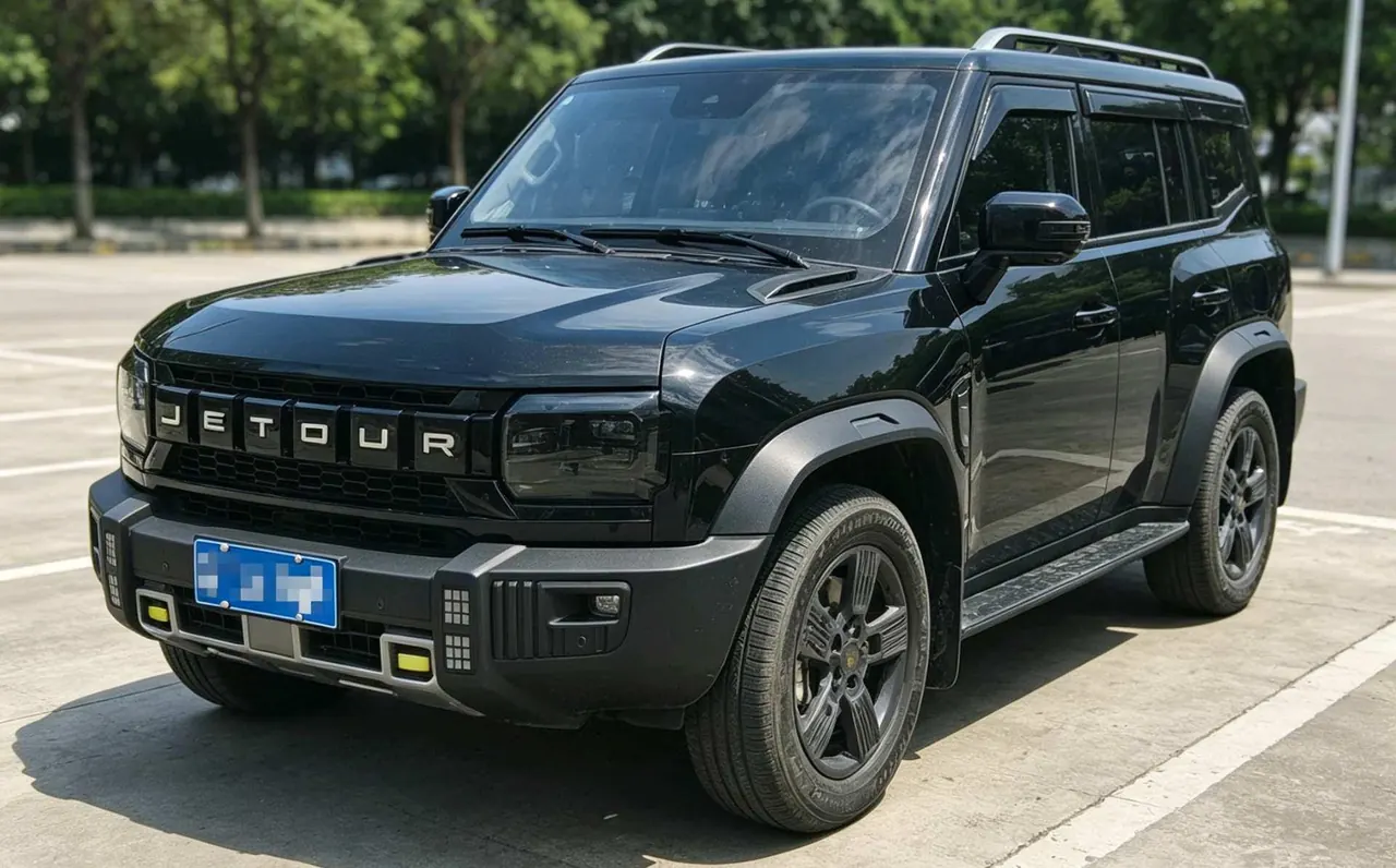Jetour 2023 Travelers 1.5T Two-Drive Discovery PRO Automatic Gear - View 1