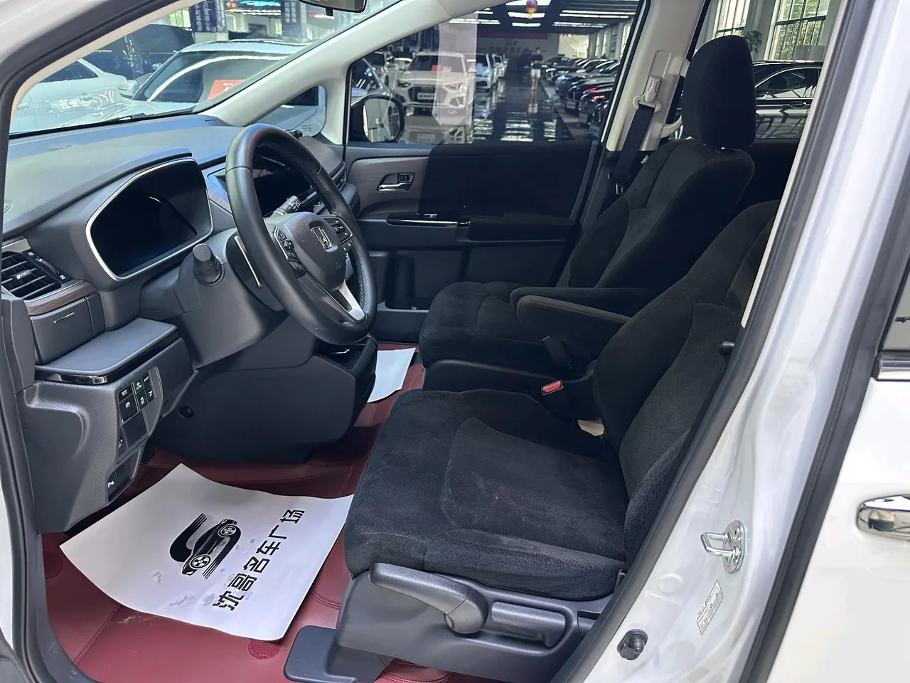 Honda 2026 Odyssey Hybrid 2.0 Stepless Sharp and Pleasant Edition Automatic Gear 4