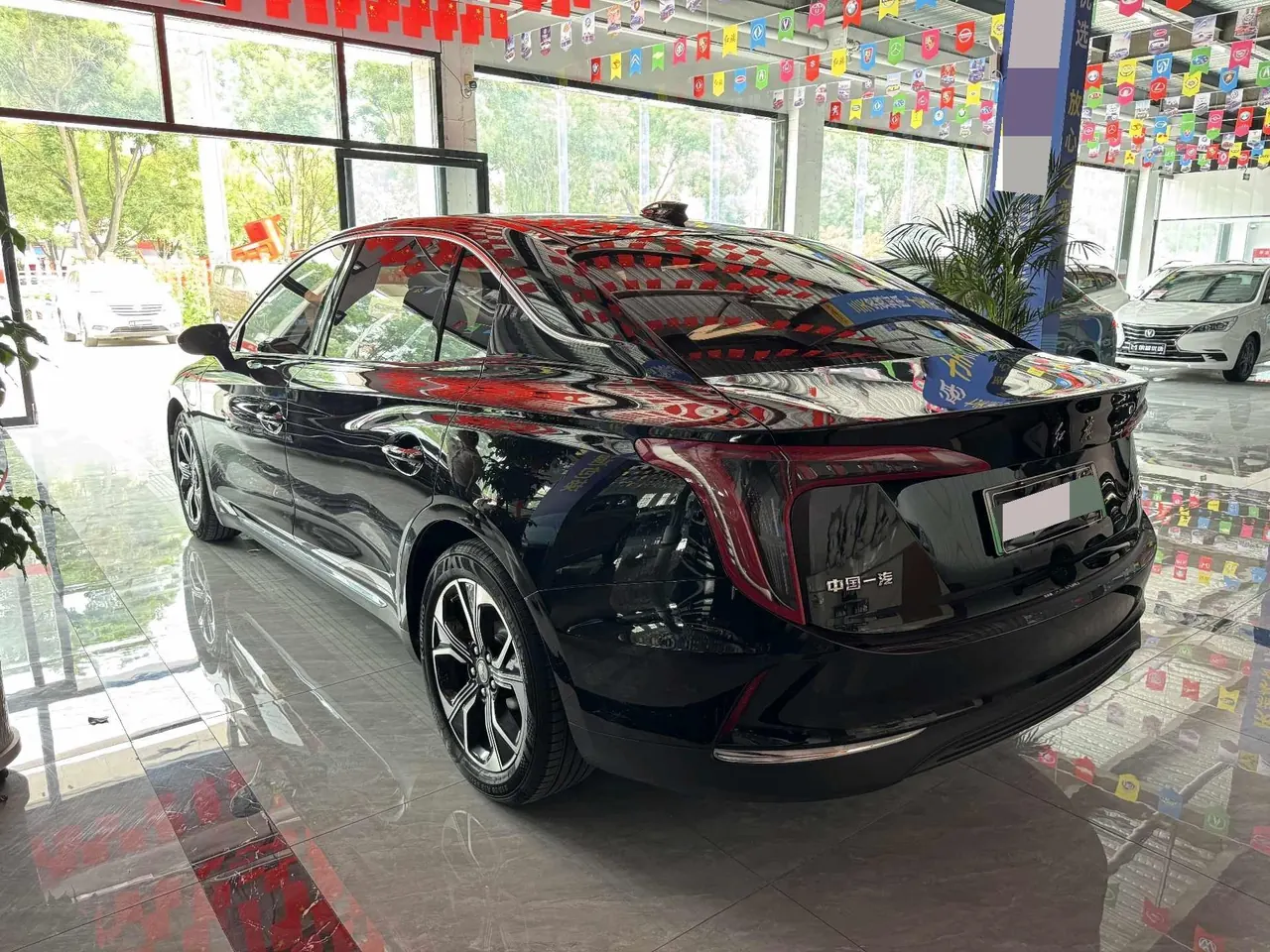 HongQi 2023 E-QM5 Basic Travel Edition (Modified) Automatic Gear 7
