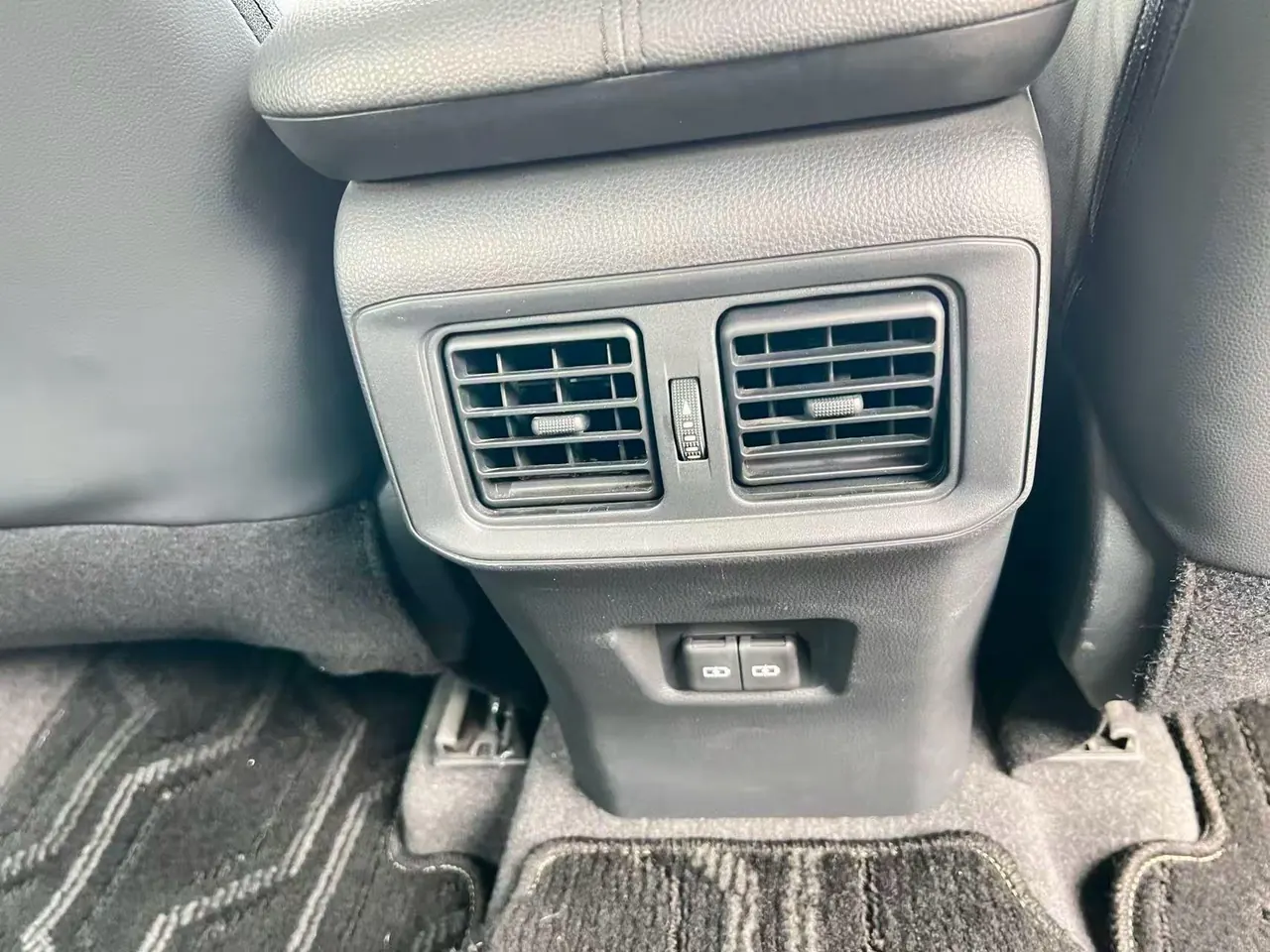 Toyota 2023 RAV4 Rongbo 2.0 Stepless Two-Drive Fashion Plus Edition Automatic Gear 3