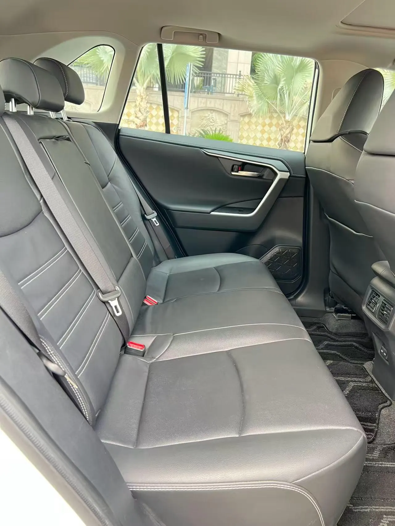 Toyota 2023 RAV4 Rongbo 2.0 Stepless Two-Drive Fashion Plus Edition Automatic Gear 6