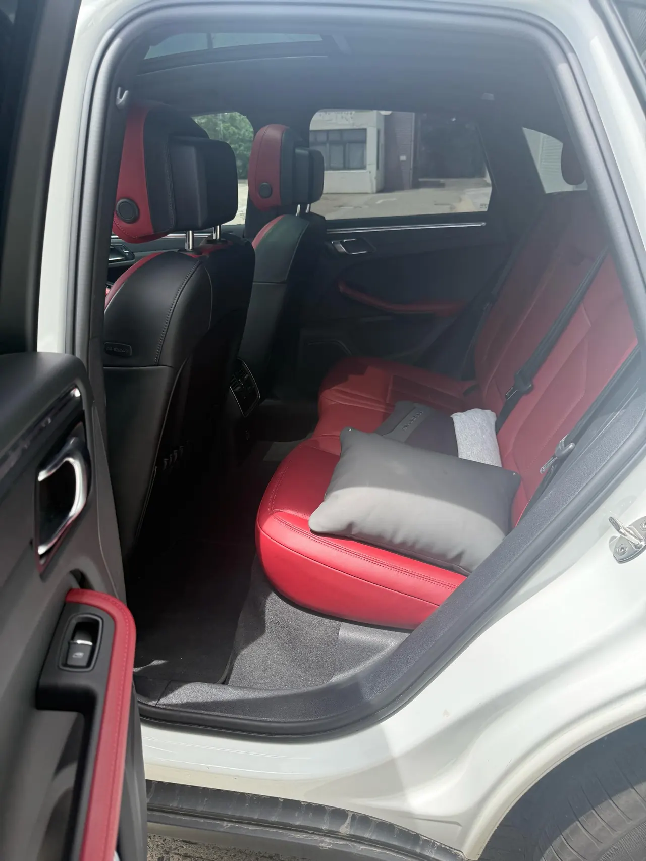 Porsche Macan (Imported) 2023 Macan 2.0T Automatic Gear 6
