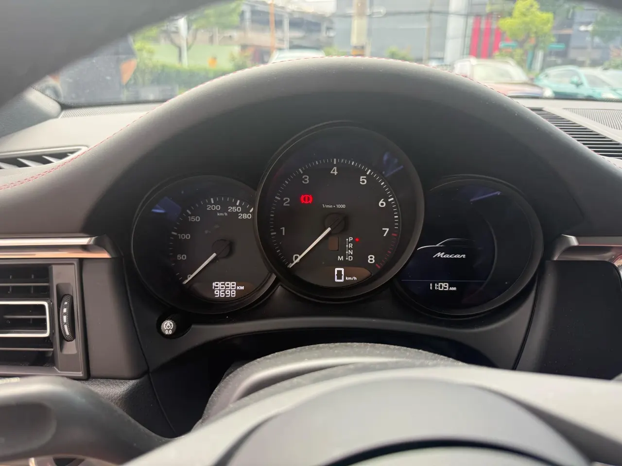 Porsche Macan (Imported) 2023 Macan 2.0T Automatic Gear 8