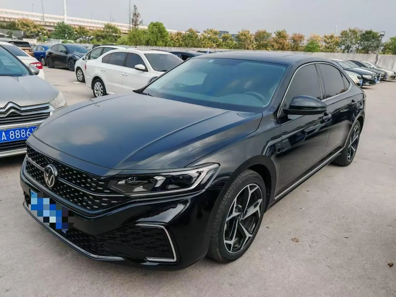 Volkswagen 2025 Passat 2.0TSI 380TSI outstanding star dragon version automatic gear - View 1