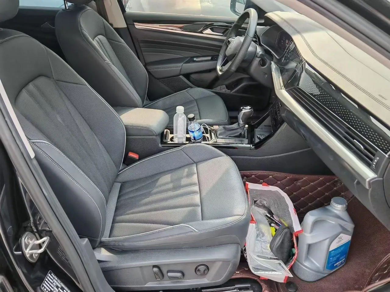 Volkswagen 2025 Passat 2.0TSI 380TSI outstanding star dragon version automatic gear 5