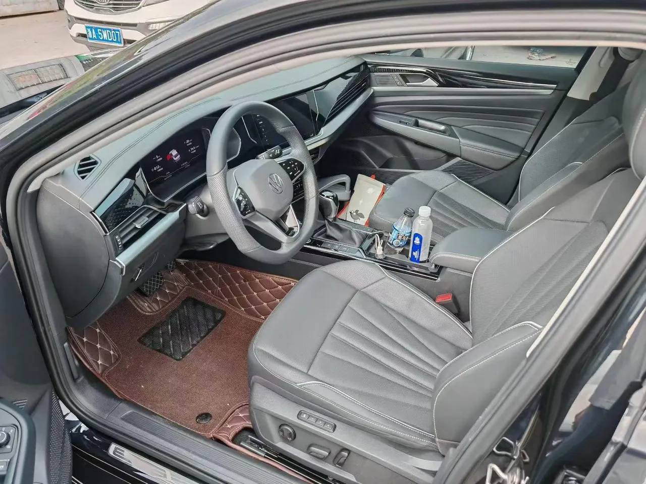 Volkswagen 2025 Passat 2.0TSI 380TSI outstanding star dragon version automatic gear 6