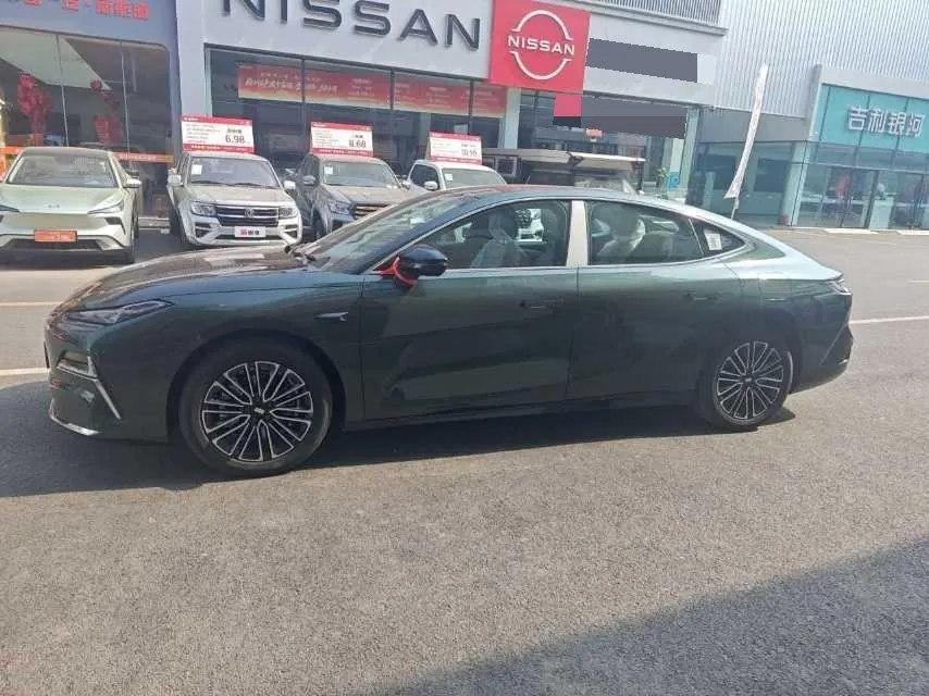 Geely Galaxy 2025 xingyao 8 EM-i 1.5 60km deluxe automatic gear 7
