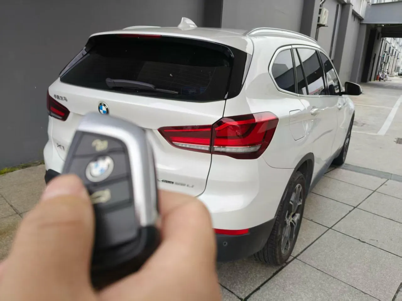 BMW 2021 X1 sDrive25Li 2.0T Leading Automatic Gear 4