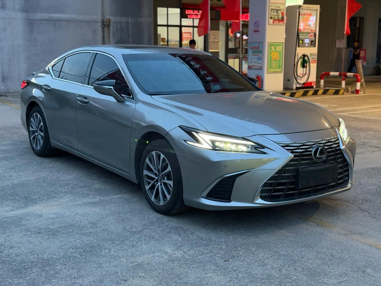 Lexus ES (Imported) 2025 ES200 2.0 Stepless Edition Automatic Gear 2