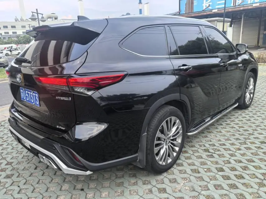 Toyota 2022 Highlander Dual Engine 2.5 Stepless Four-wheel Drive Premium Edition 7-seat Automatic Gear 4
