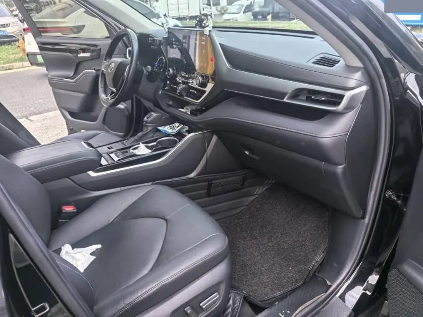 Toyota 2022 Highlander Dual Engine 2.5 Stepless Four-wheel Drive Premium Edition 7-seat Automatic Gear 7