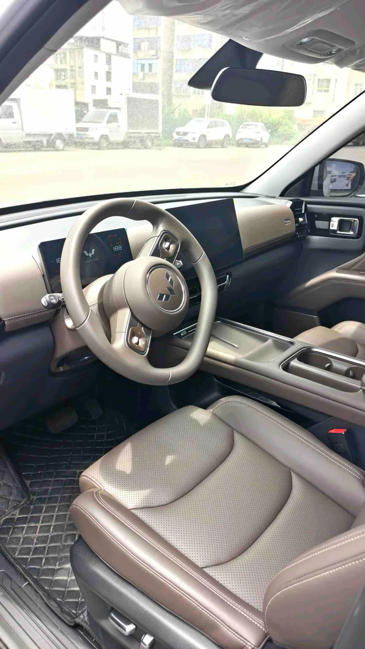 WuLing 2026 Starlight 560 500km Luxury Automatic Gear 3