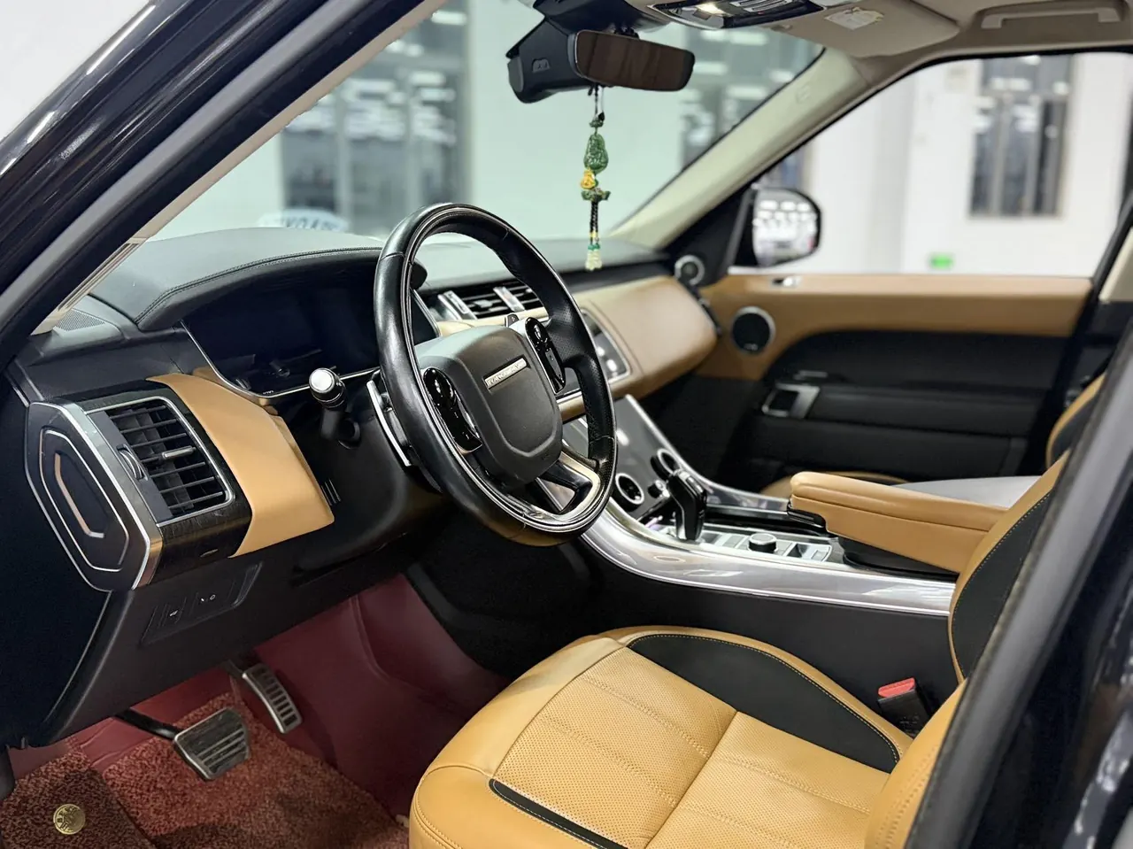Land Rover Range Rover Sport Edition (Imported) 2022 Range Rover Sport Edition 48V 3.0T L6 Yao Black Edition Automatic Gear 4
