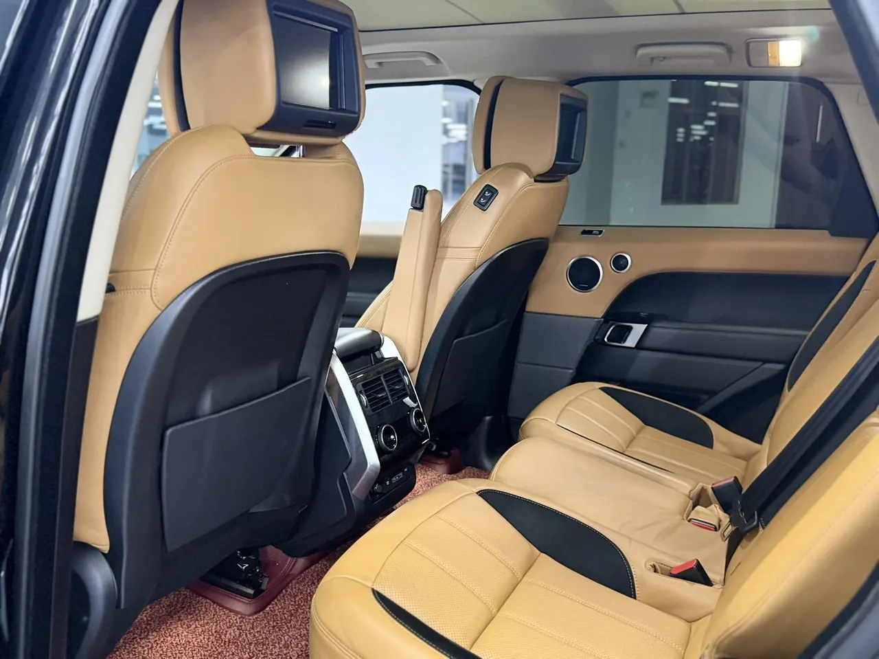 Land Rover Range Rover Sport Edition (Imported) 2022 Range Rover Sport Edition 48V 3.0T L6 Yao Black Edition Automatic Gear 5