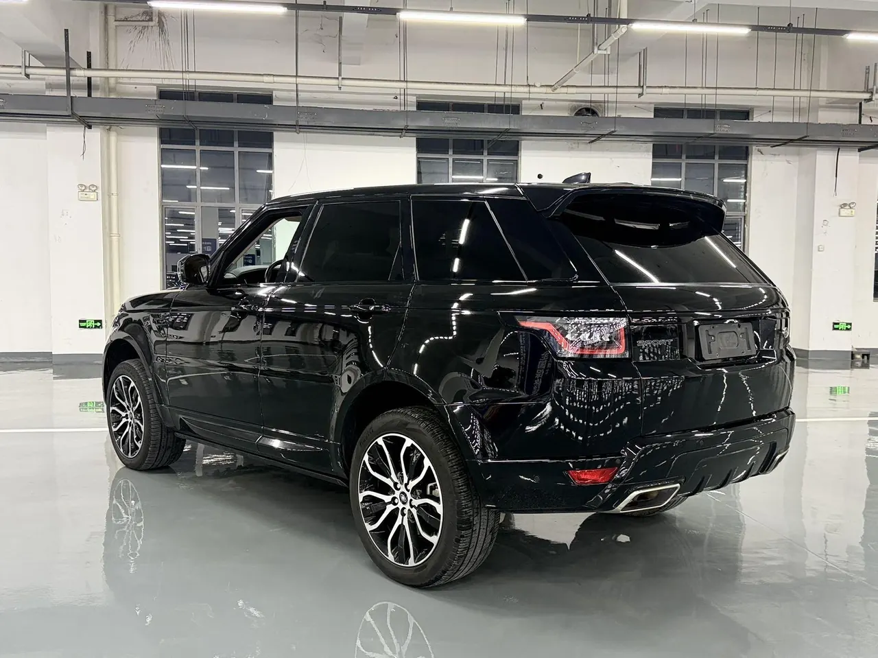 Land Rover Range Rover Sport Edition (Imported) 2022 Range Rover Sport Edition 48V 3.0T L6 Yao Black Edition Automatic Gear 7
