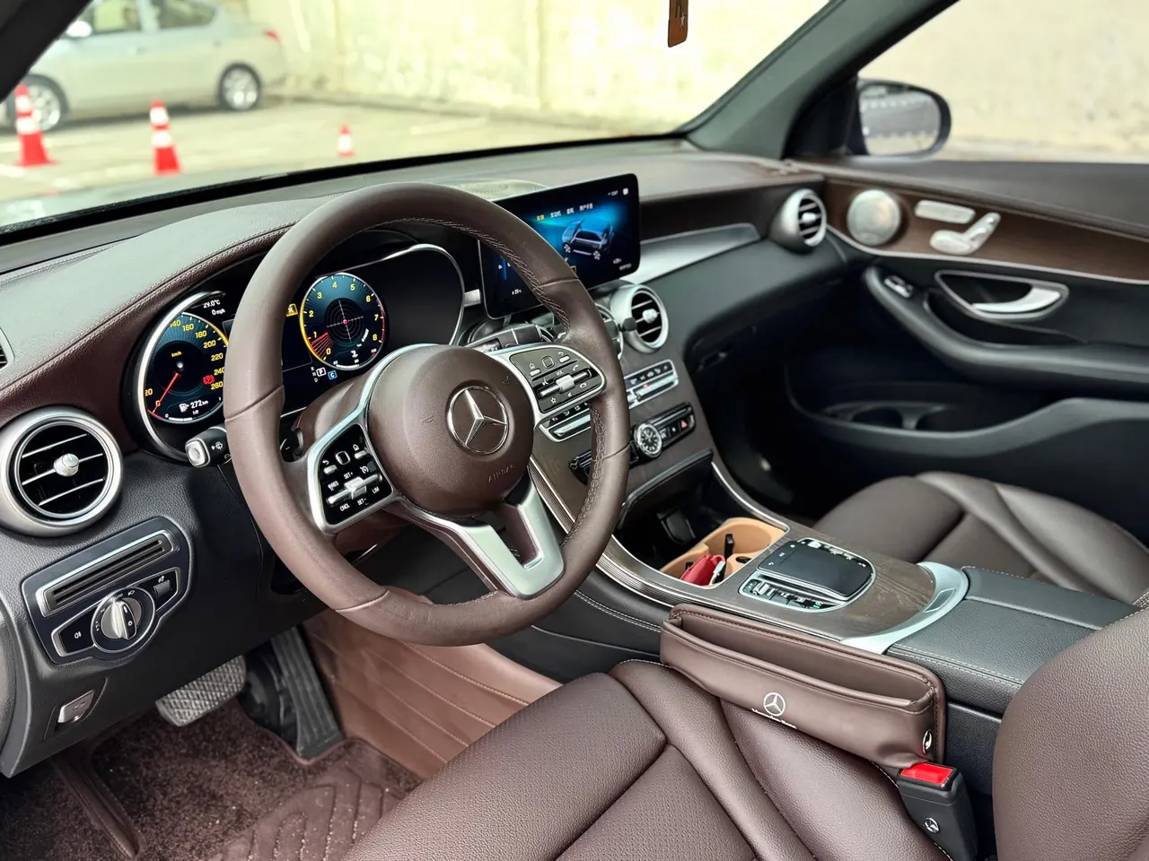 Mercedes Benz 2021 GLC 260 L 4MATIC 2.0T Luxury Automatic 3