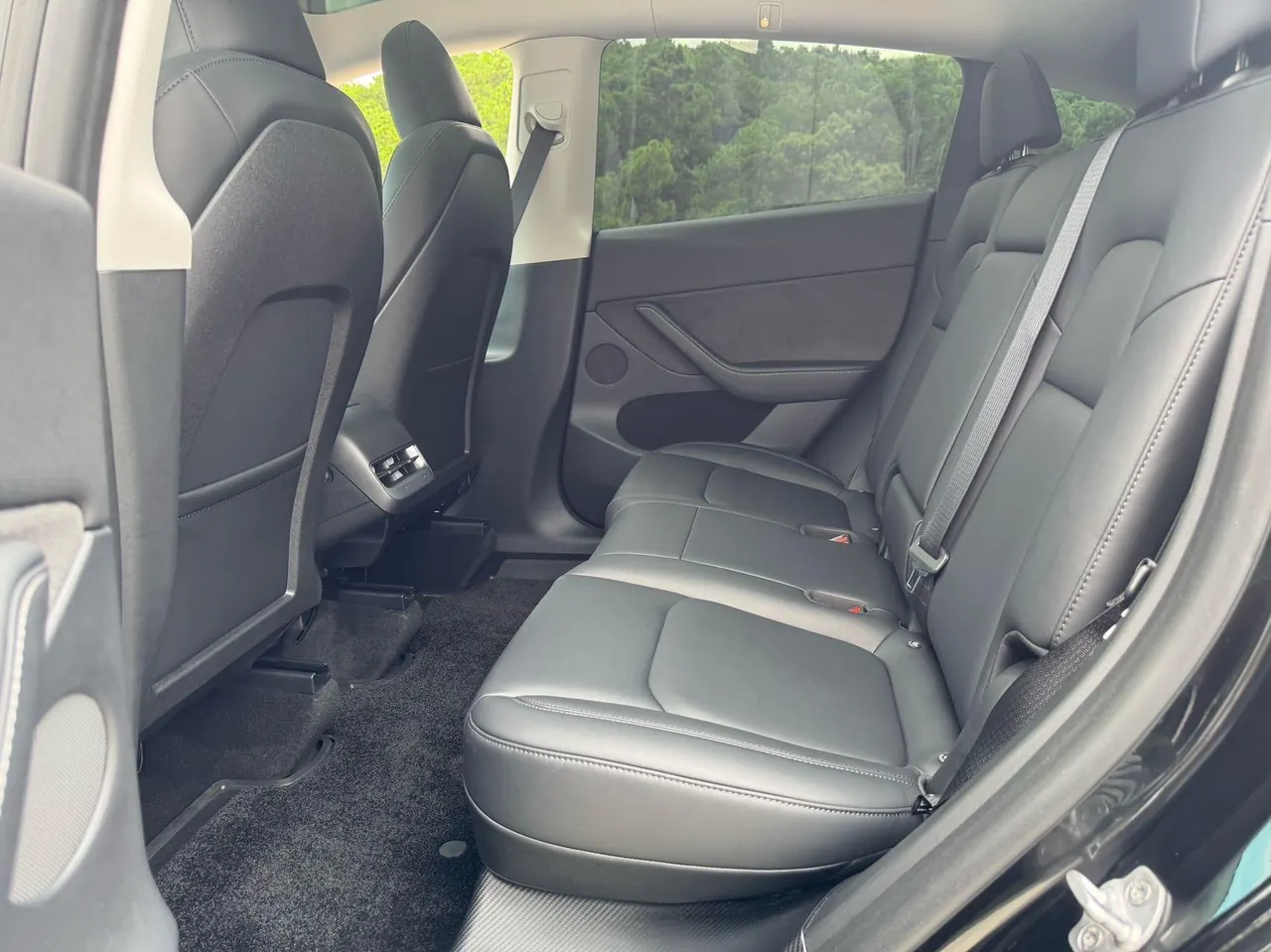Tesla 2023 Model Y rear-wheel drive version automatic transmission 5