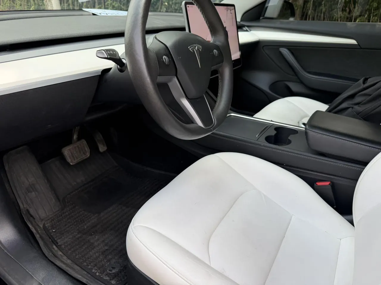 Tesla 2022 Model 3 rear-wheel drive version of automatic transmission 5