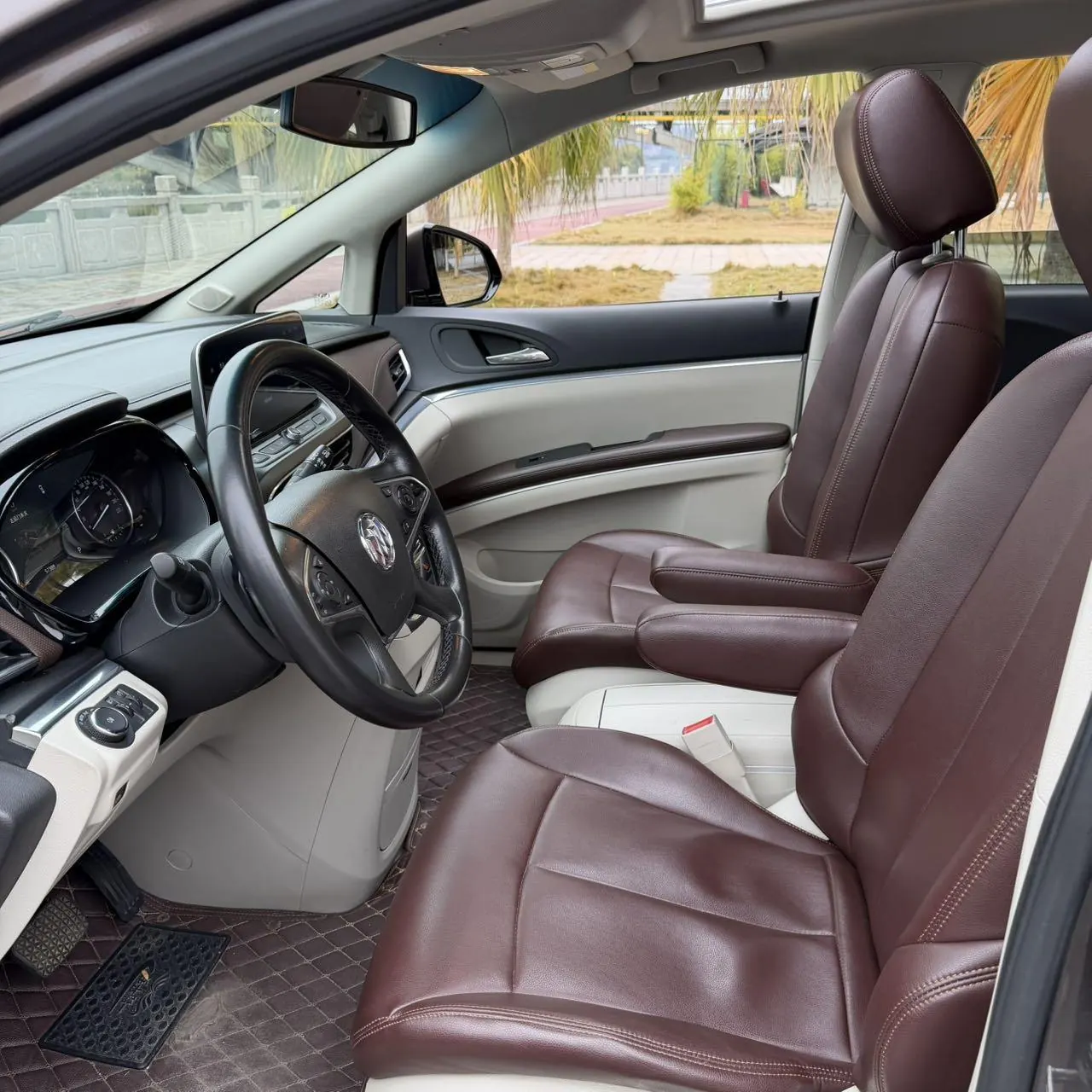 Buick 2021 GL8 Land Business Class 2.0T 652T Luxury Automatic Gear 6